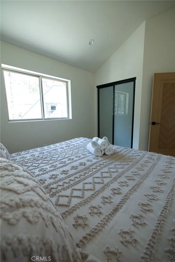 40260 Lakeview Big Bear Lake, CA 92315