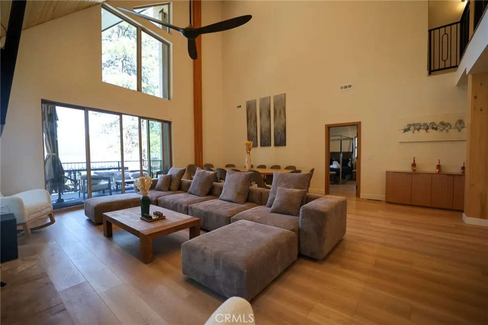 40260 Lakeview Big Bear Lake, CA 92315