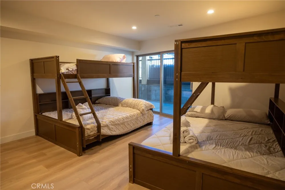 40260 Lakeview Big Bear Lake, CA 92315