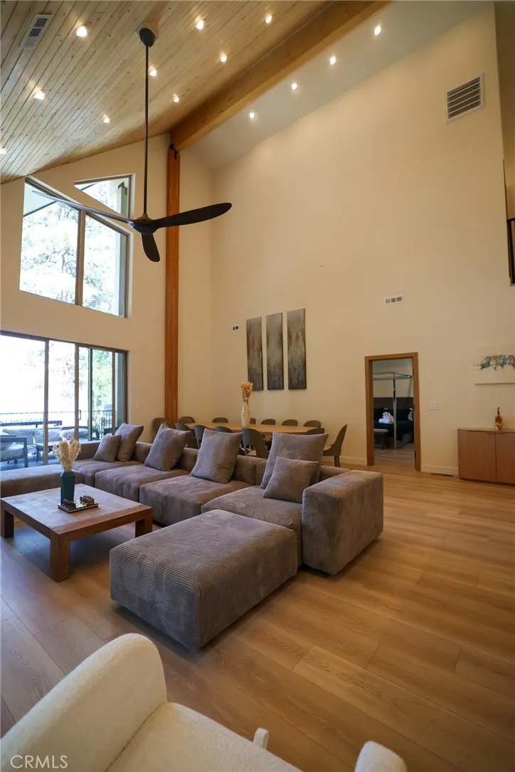 40260 Lakeview Big Bear Lake, CA 92315