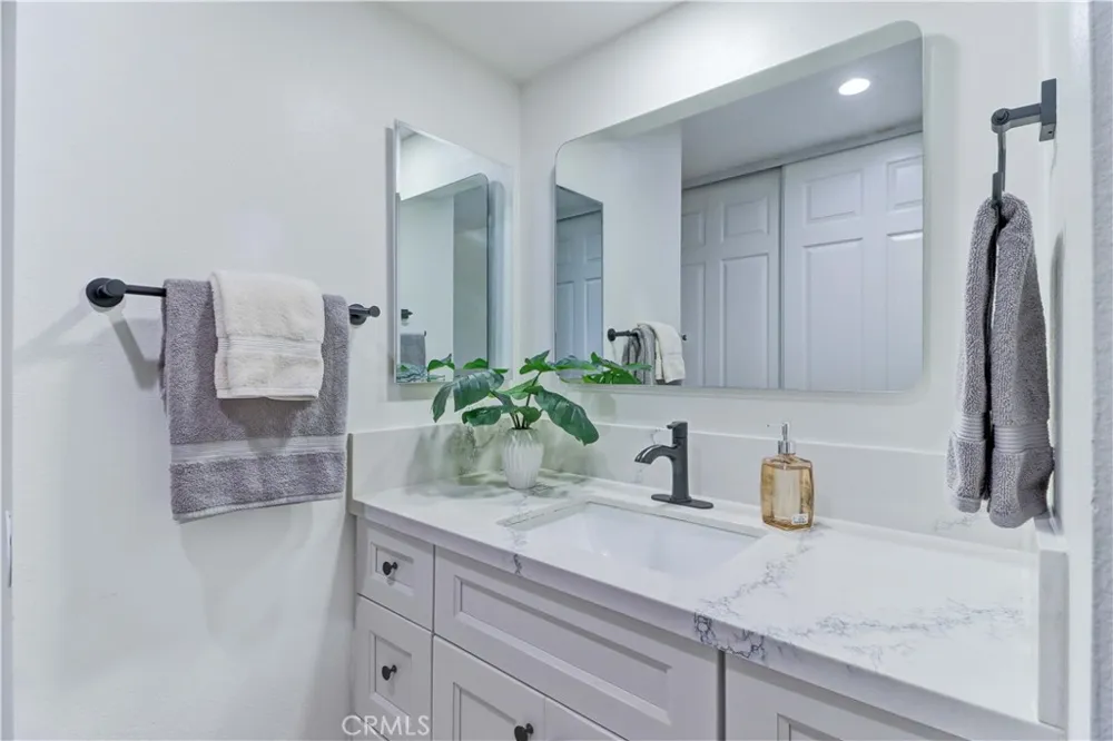 4015 Calle Sonora Oeste #1F Laguna Woods, CA 92637
