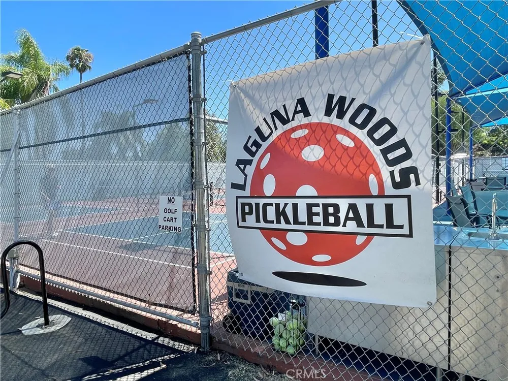 4015 Calle Sonora Oeste #1F Laguna Woods, CA 92637