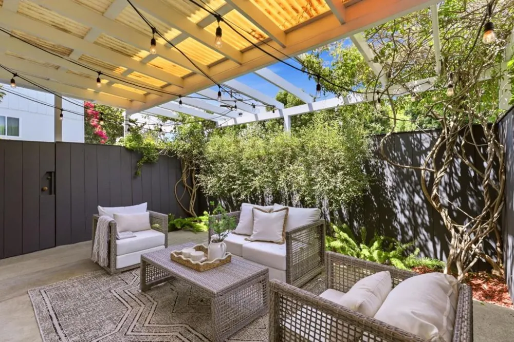 25 Willow Road #47 Menlo Park, CA 94025