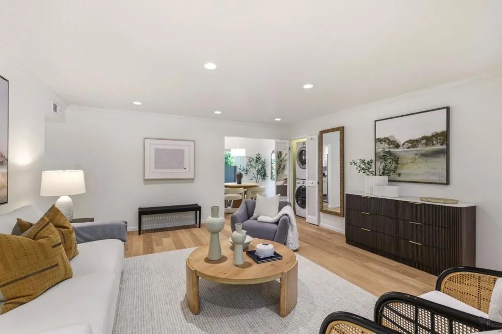 25 Willow Road #47 Menlo Park, CA 94025