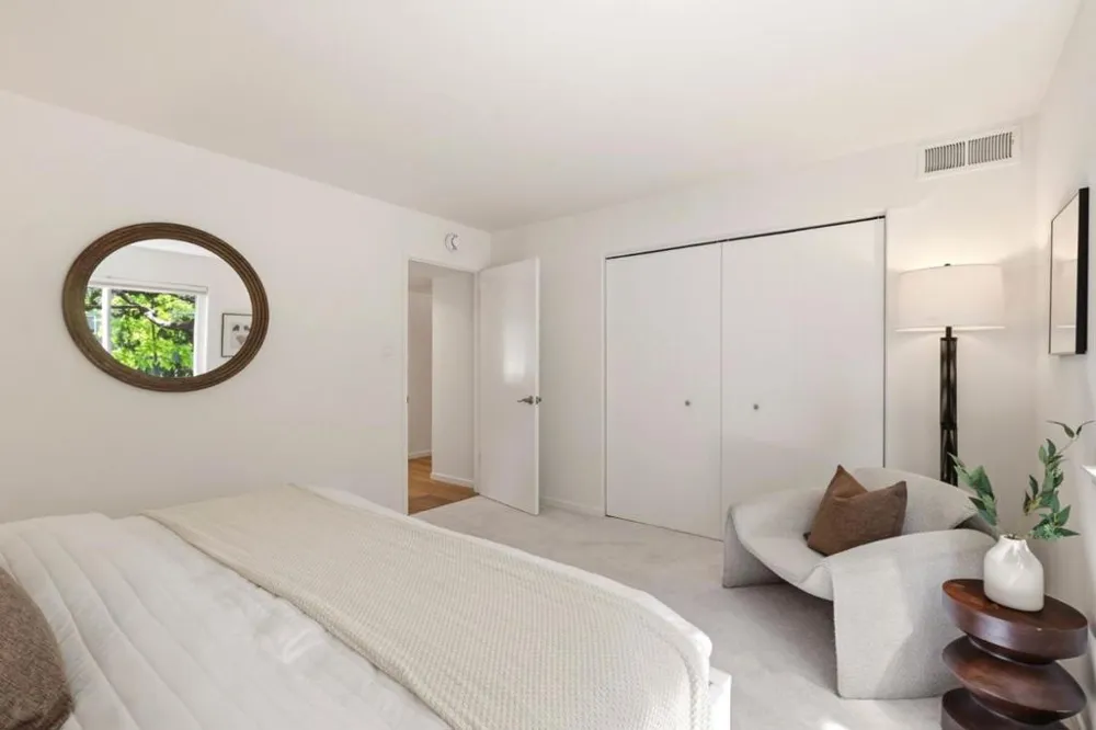 25 Willow Road #47 Menlo Park, CA 94025