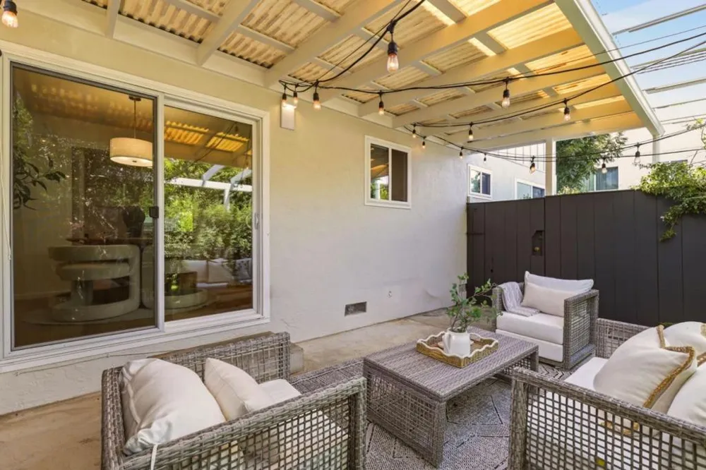 25 Willow Road #47 Menlo Park, CA 94025