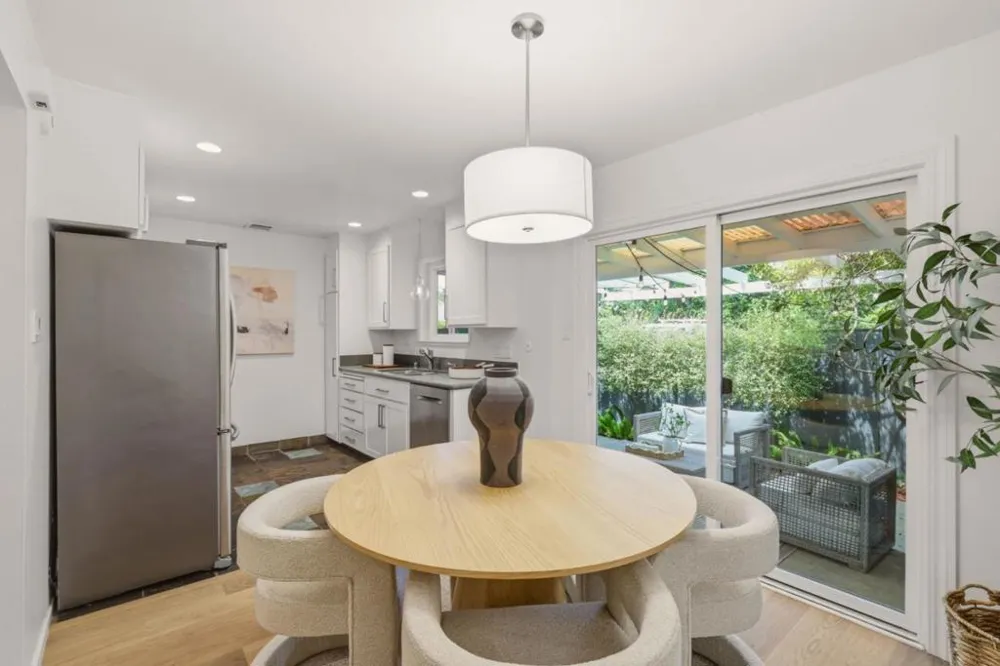 25 Willow Road #47 Menlo Park, CA 94025