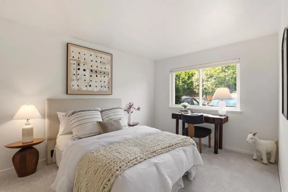 25 Willow Road #47 Menlo Park, CA 94025