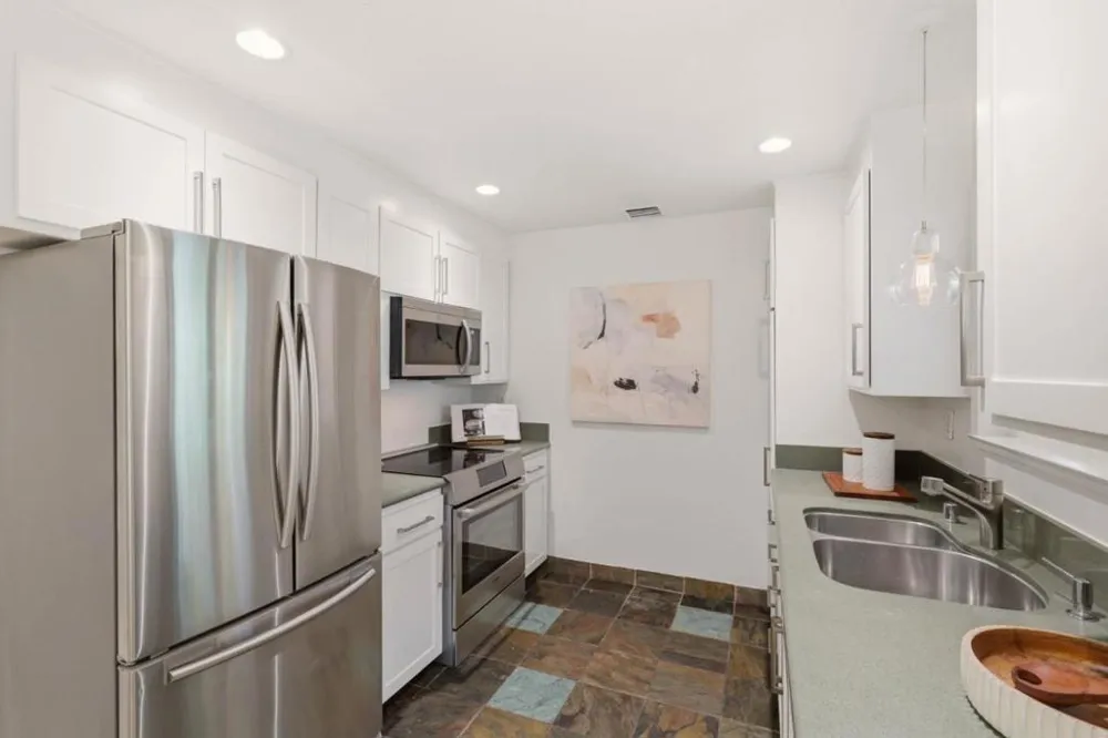 25 Willow Road #47 Menlo Park, CA 94025