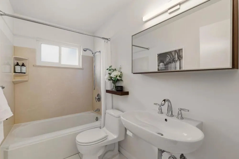 25 Willow Road #47 Menlo Park, CA 94025