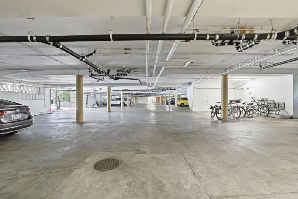 25 Willow Road #47 Menlo Park, CA 94025