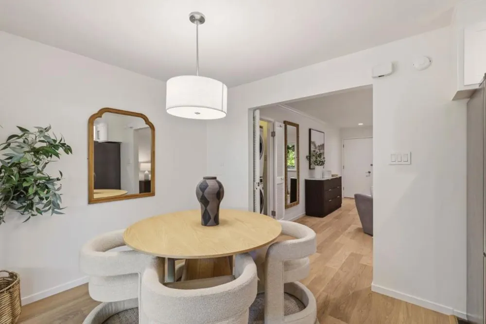 25 Willow Road #47 Menlo Park, CA 94025