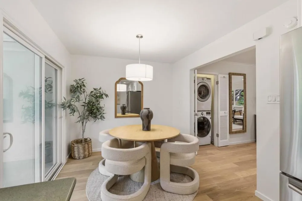 25 Willow Road #47 Menlo Park, CA 94025