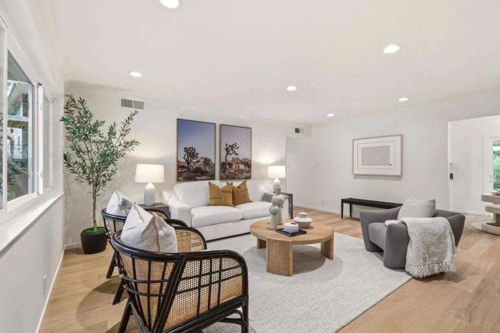 25 Willow Road #47 Menlo Park, CA 94025