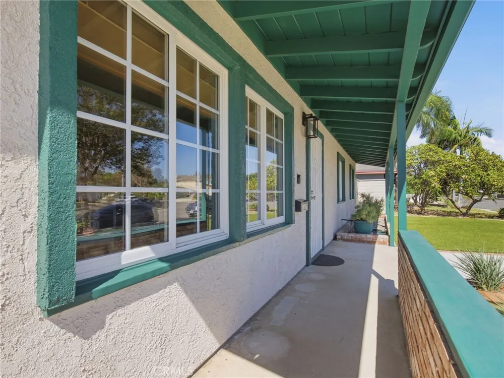 1807 W Broadway Anaheim, CA 92804
