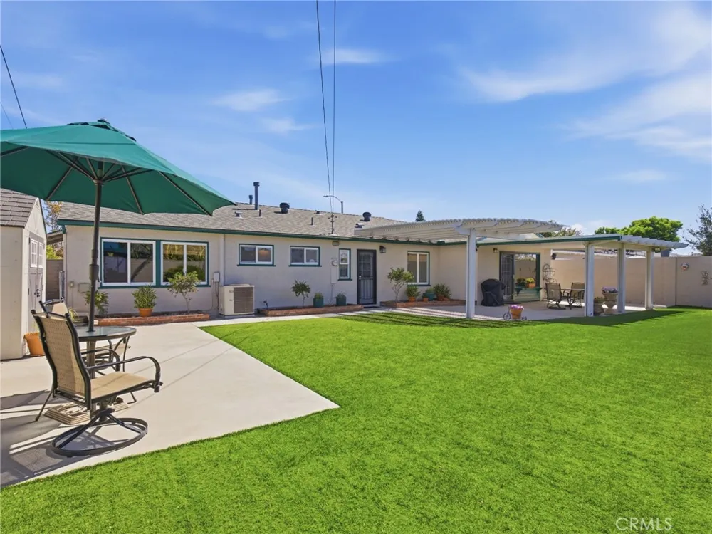 1807 W Broadway Anaheim, CA 92804
