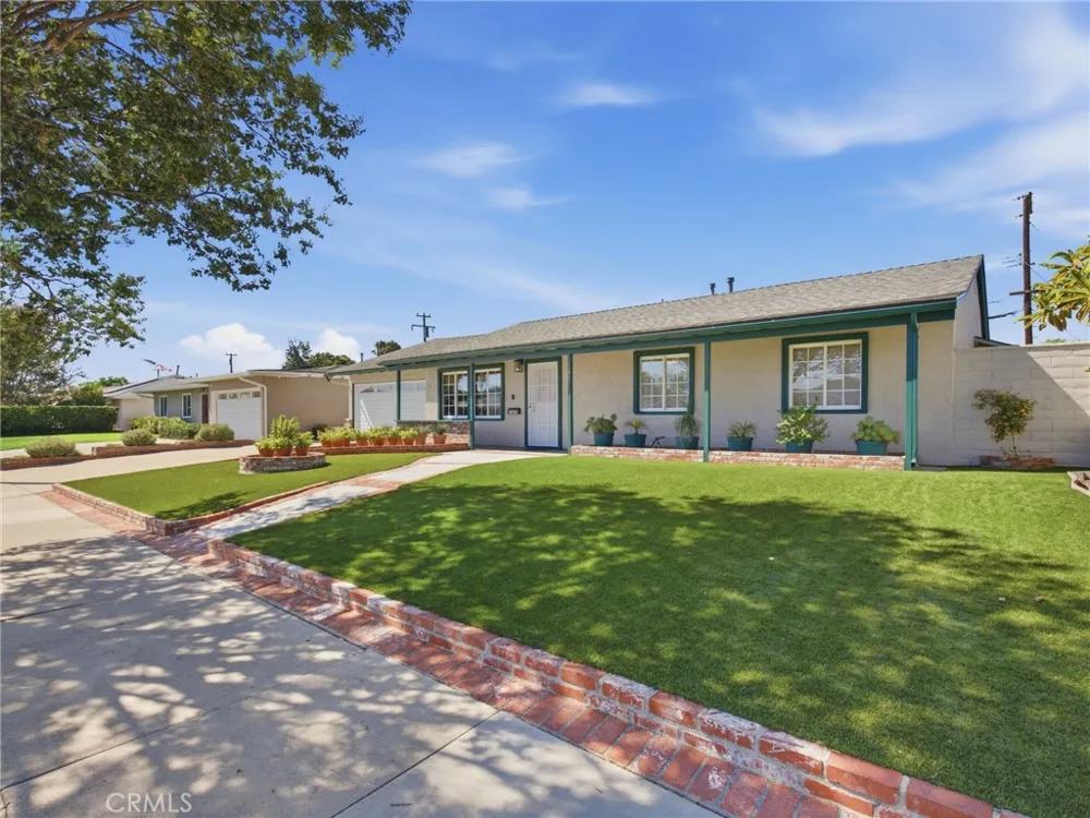1807 W Broadway Anaheim, CA 92804