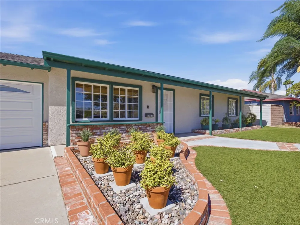 1807 W Broadway Anaheim, CA 92804