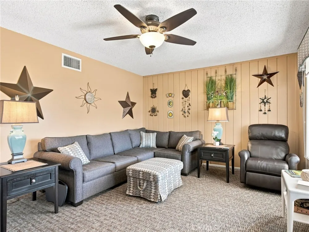 1807 W Broadway Anaheim, CA 92804