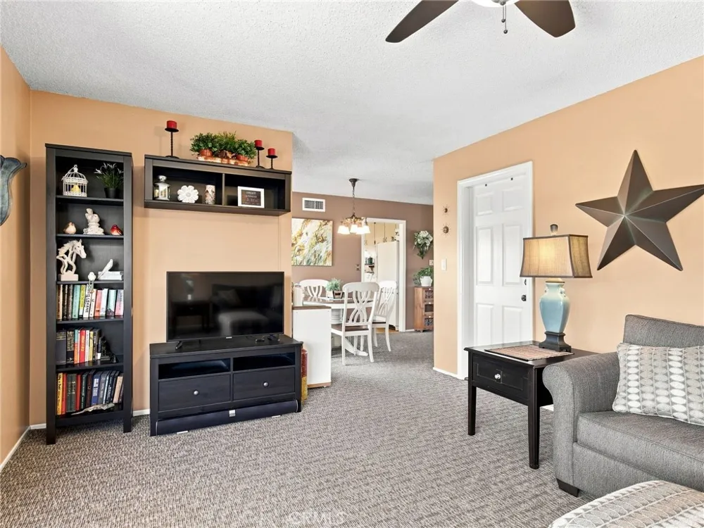 1807 W Broadway Anaheim, CA 92804