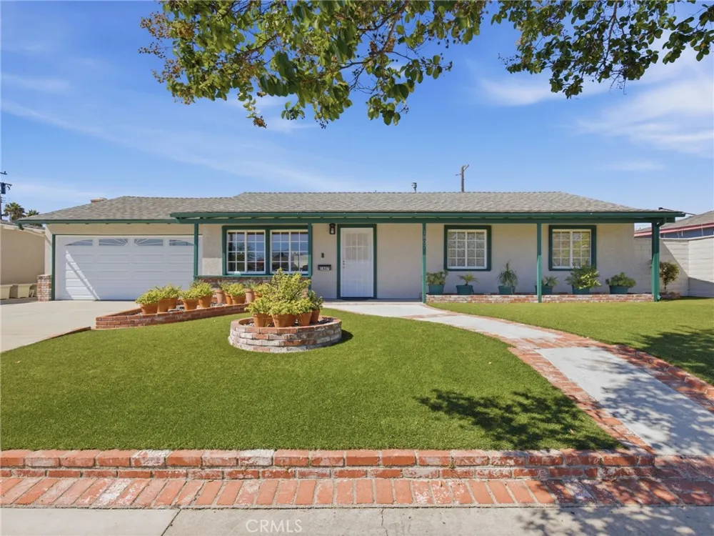 1807 W Broadway Anaheim, CA 92804