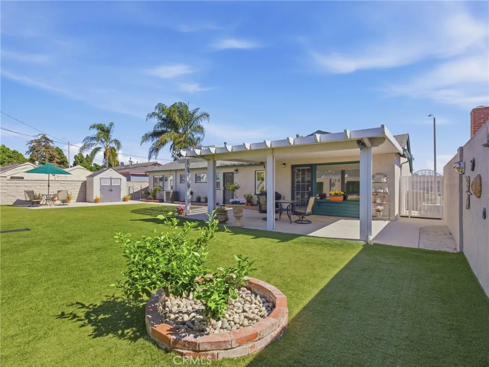 1807 W Broadway Anaheim, CA 92804