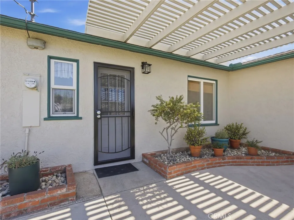 1807 W Broadway Anaheim, CA 92804