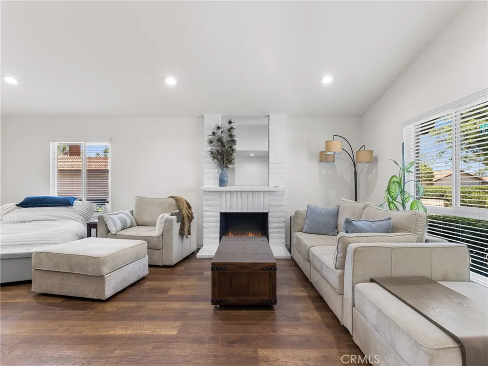 812 Martinique Placentia, CA 92870