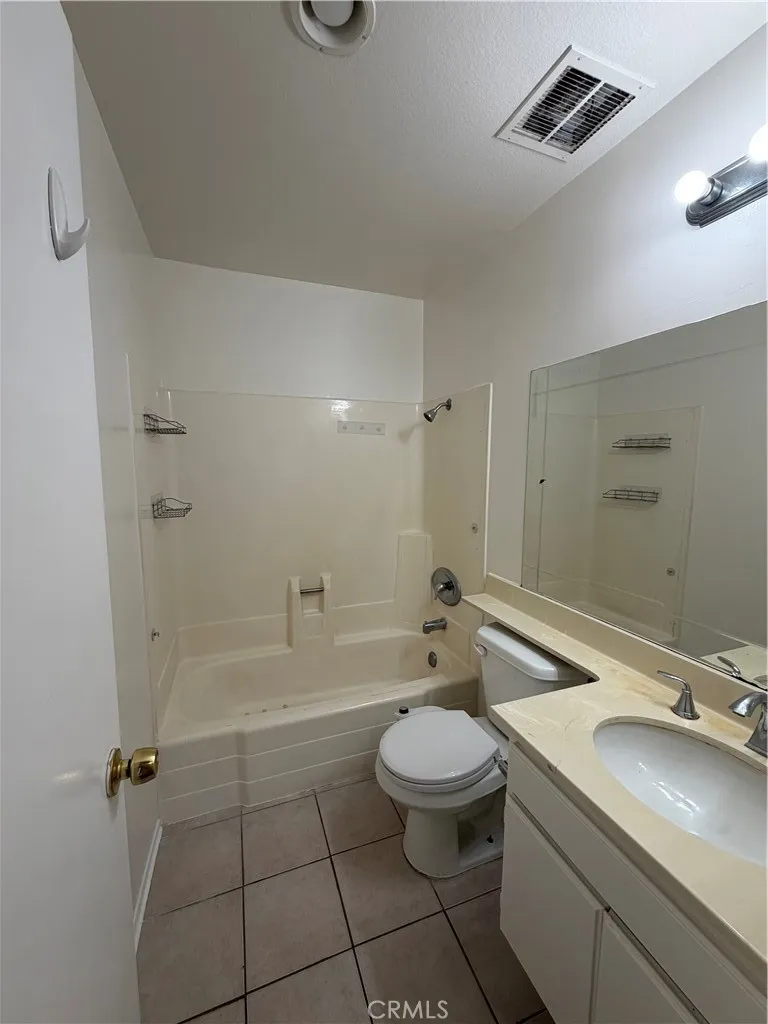 19231 Sherman #1 Reseda, CA 91335