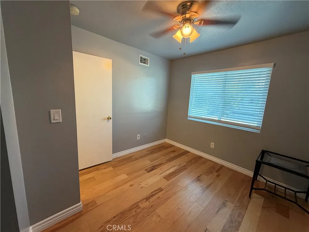 19231 Sherman #1 Reseda, CA 91335
