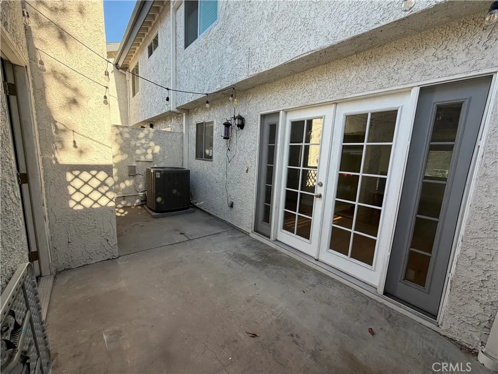 19231 Sherman #1 Reseda, CA 91335