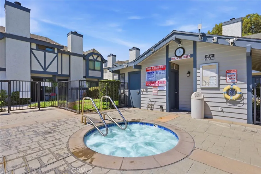 19231 Sherman #1 Reseda, CA 91335