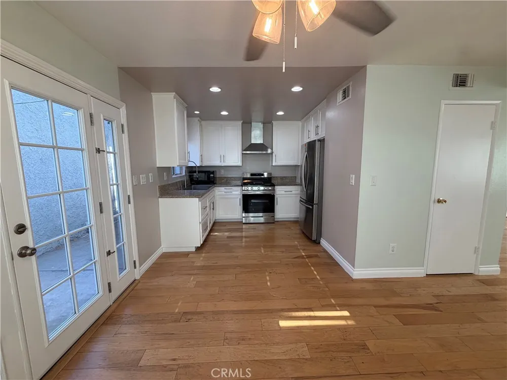 19231 Sherman #1 Reseda, CA 91335