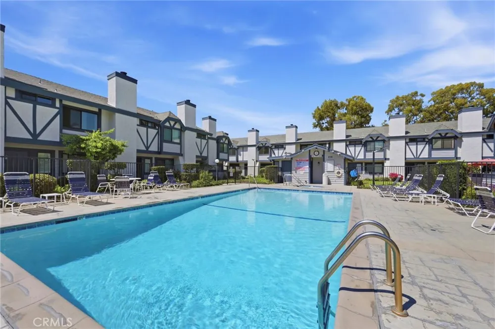 19231 Sherman #1 Reseda, CA 91335