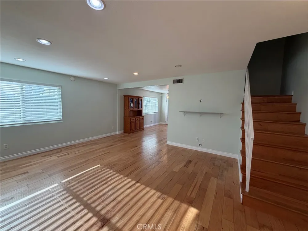 19231 Sherman #1 Reseda, CA 91335