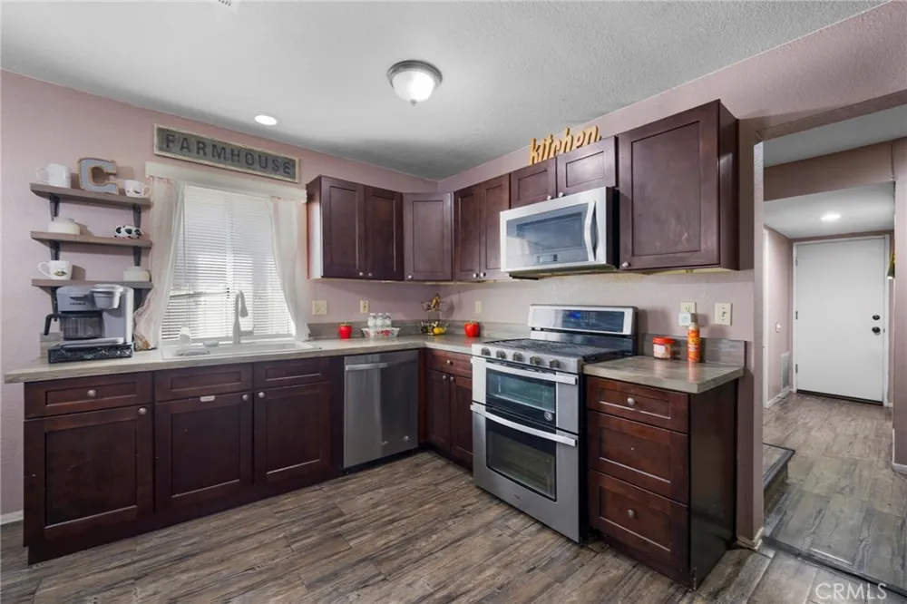 1056 Dahlia Court Hemet, CA 92545