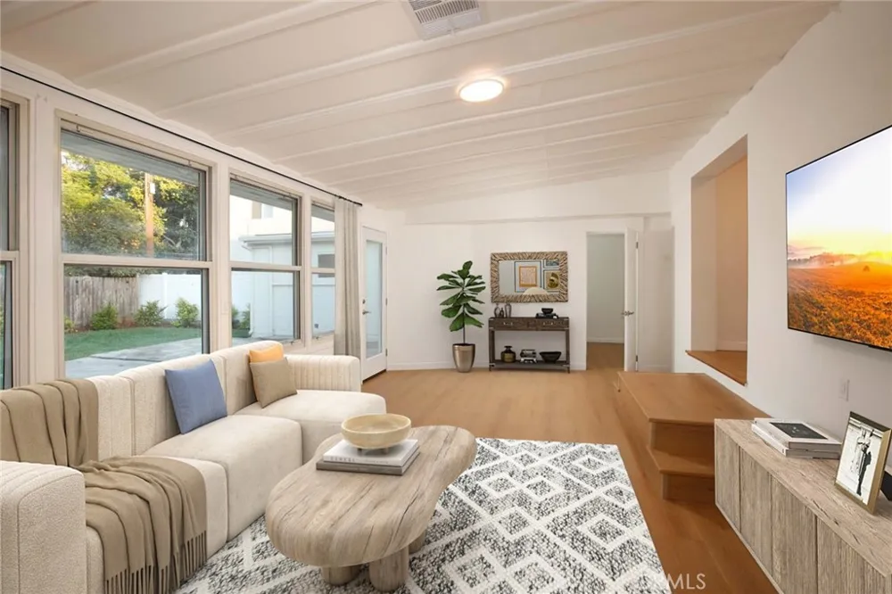 2104 Pass Burbank, CA 91505
