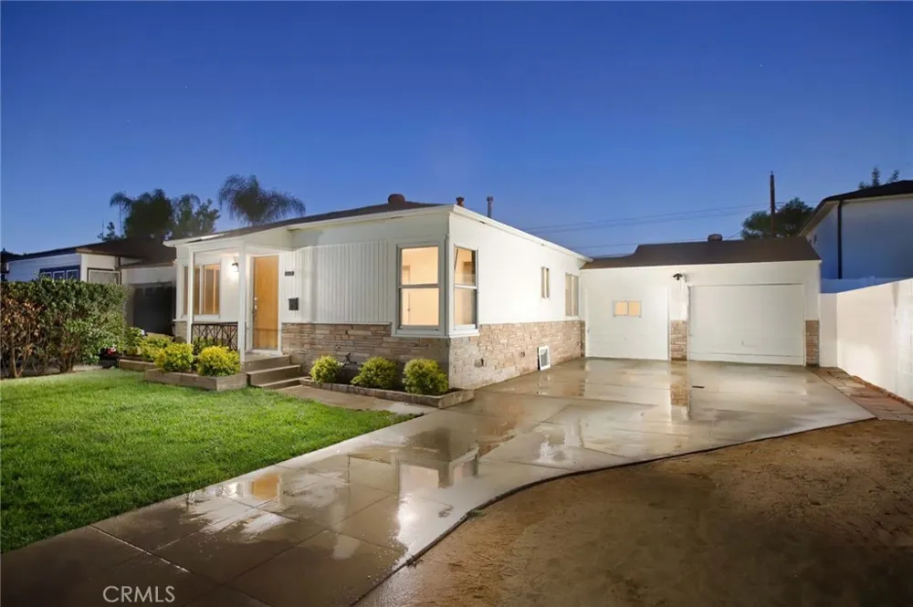 2104 Pass Burbank, CA 91505