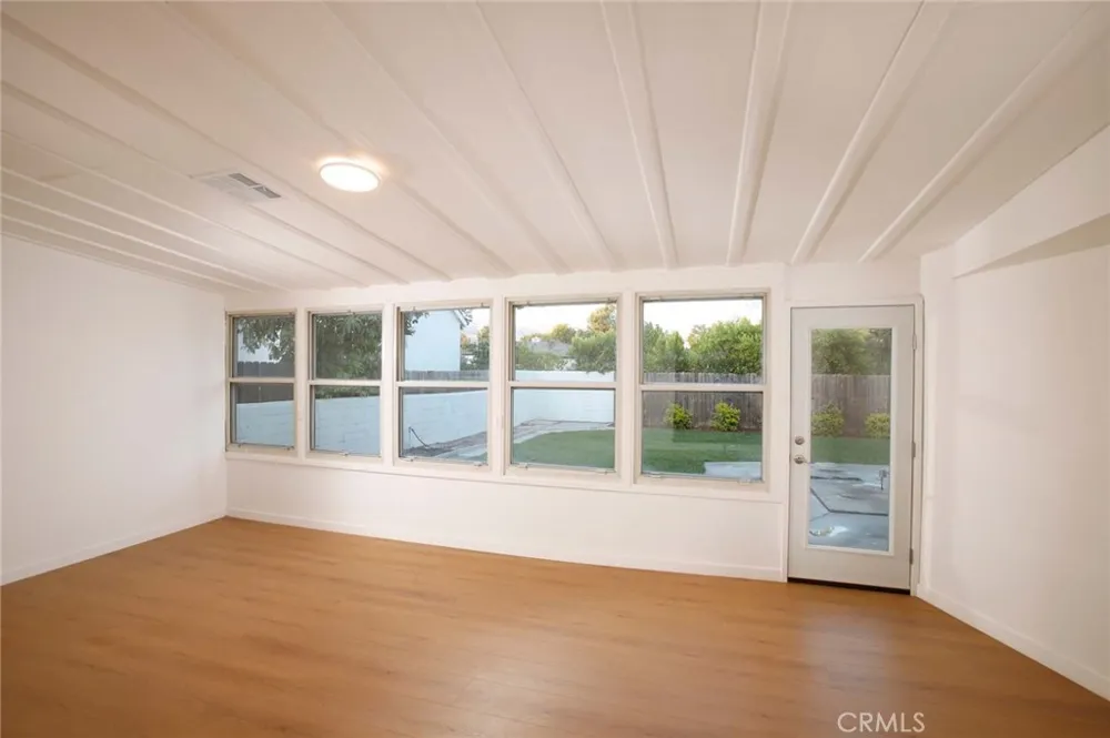 2104 Pass Burbank, CA 91505