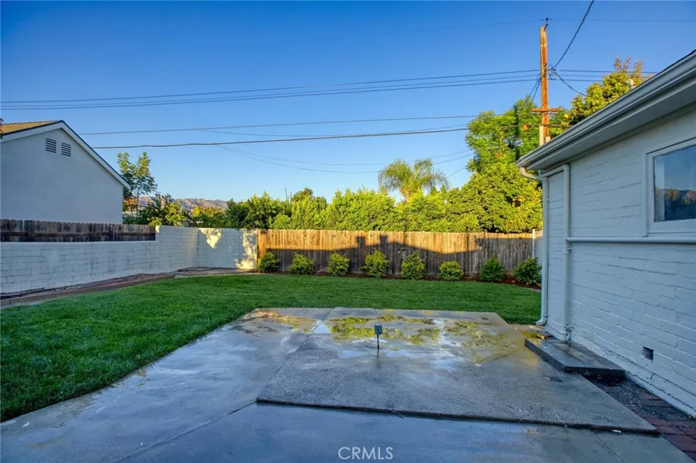 2104 Pass Burbank, CA 91505