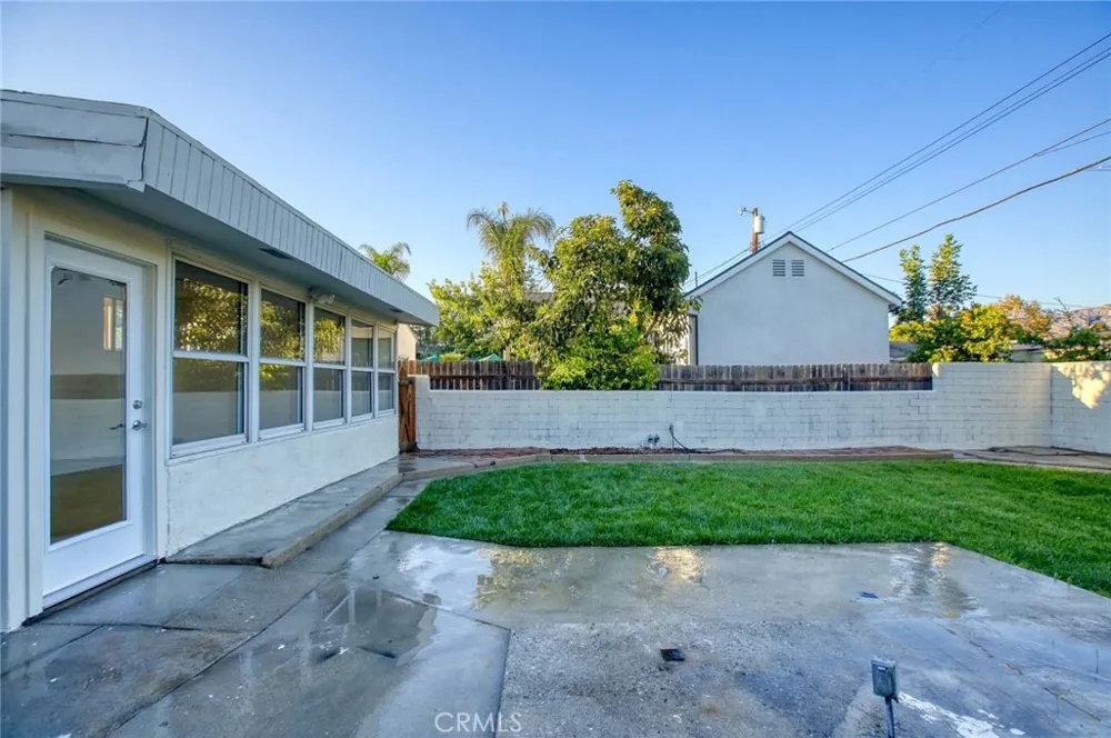 2104 Pass Burbank, CA 91505