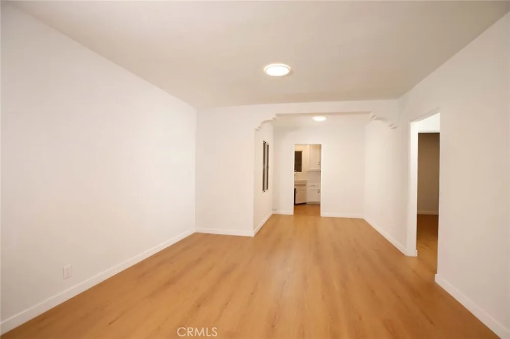 2104 Pass Burbank, CA 91505