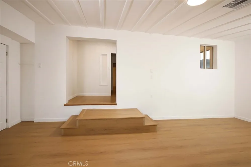 2104 Pass Burbank, CA 91505