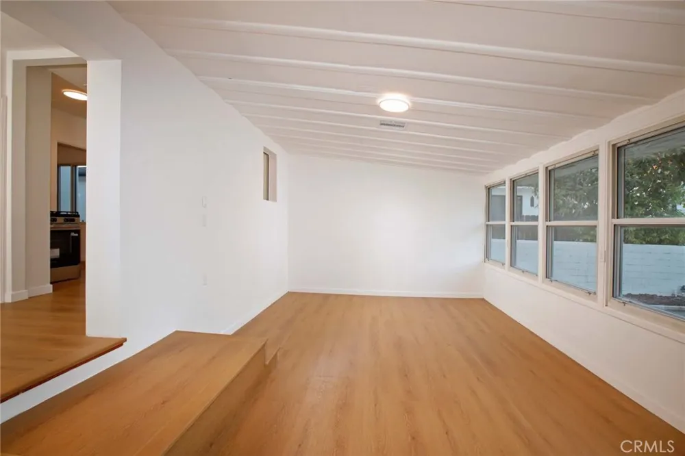 2104 Pass Burbank, CA 91505