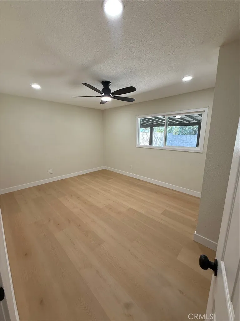 17041 Fairfax Fontana, CA 92336