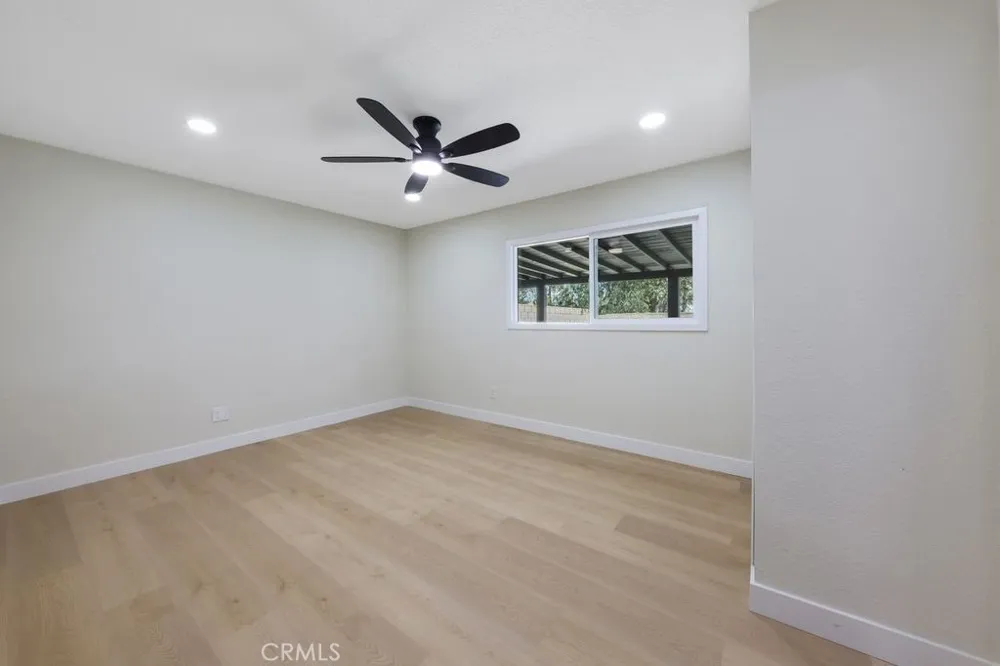 17041 Fairfax Fontana, CA 92336