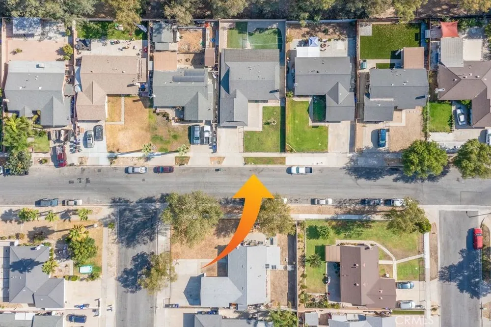 17041 Fairfax Fontana, CA 92336
