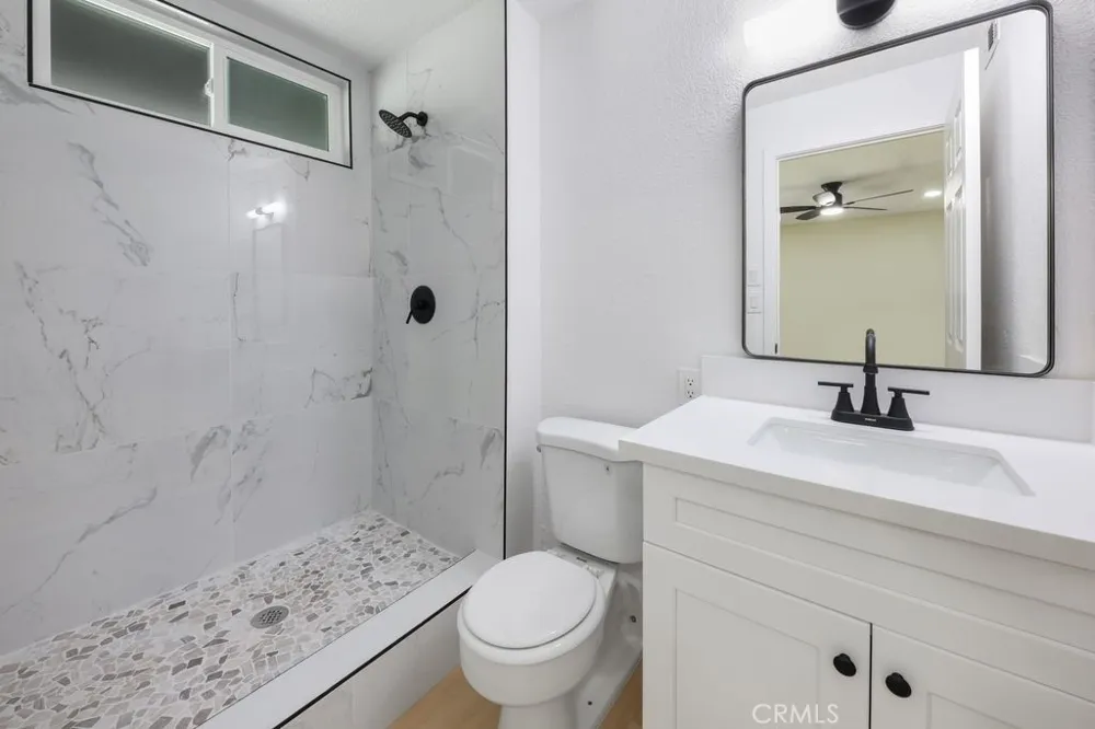 17041 Fairfax Fontana, CA 92336