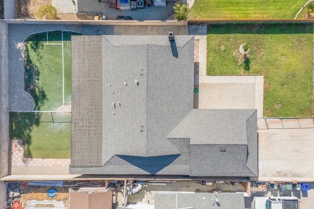 17041 Fairfax Fontana, CA 92336