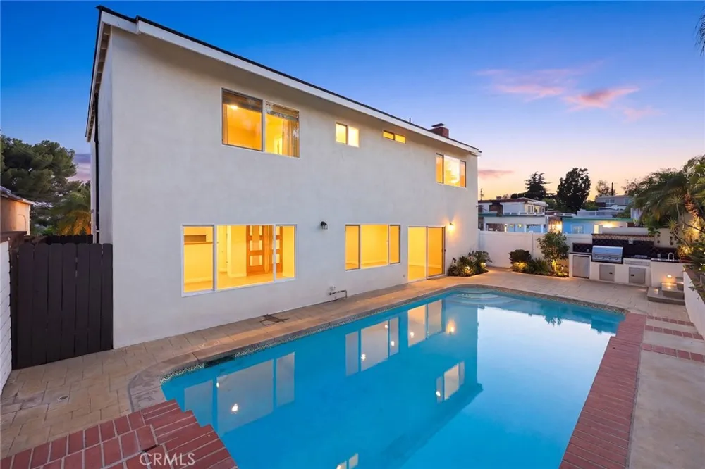 3929 El Moreno La Crescenta, CA 91214
